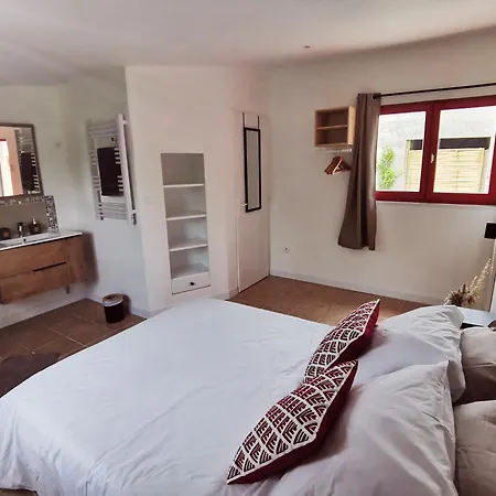 Mas La Belle Ambroise - D'hotes Et 4*