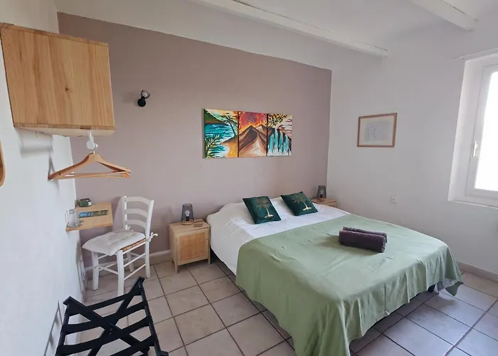 Pensionat Mas La Belle Ambroise - D'hotes Et 4*